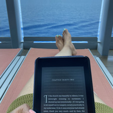 She Wanders Between Pages