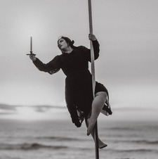 Robyn Russell (Robynsbookshelf)