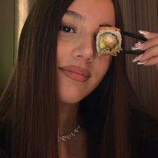 nina ⋆.ೃ࿔*:･