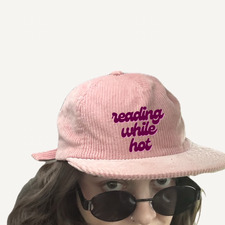 Lexi readingwhilehot