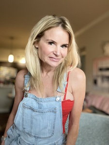 Beth Knickerbocker Findsen