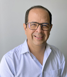 Luis Larrea