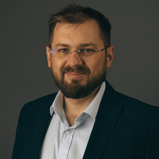 IULIAN MAXIM