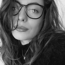 Тина Томова