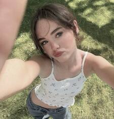 vanessa ⋆.☕︎ [semiᝰia]