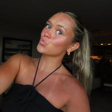 Janine Suris