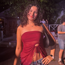 Gaby Barros