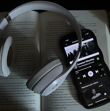 ♡︎ 𝐬𝐡𝐲𝐛𝐮𝐠 ♡︎ D