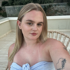 Mia Lauder