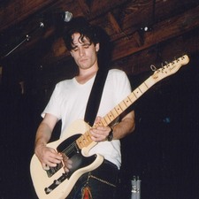 sʜʏღ(ɢᴏᴛ ᴍʏ ʀᴇᴅ ɢʟɪᴛᴛᴇʀ ᴄᴏғғɪɴ)