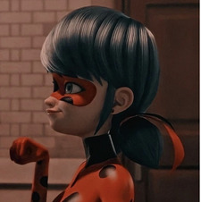 Zoey (matching pfps w Mals)