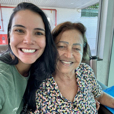 Nayara Leite