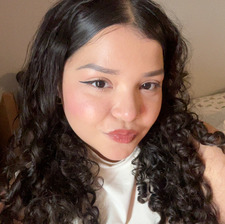 Jocelyn V ੈ✩‧₊˚