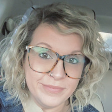 Renee (BookLoveWithRenee)