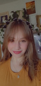 Lauren (ﾉ◕ヮ◕)ﾉ