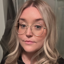 Laura E