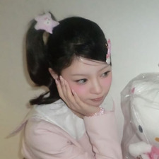 elle  ⸜(｡˃ ᵕ ˂ )⸝♡