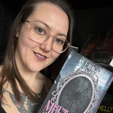 Her Dark Reads