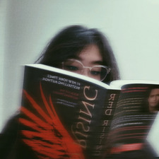 Nathalie (natsometimesreads)
