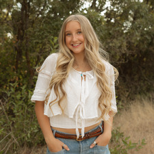 Ava Nye