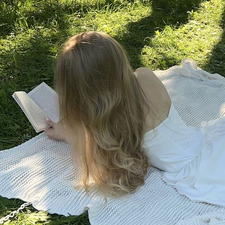 emma ❀⋆.ೃ࿔*: