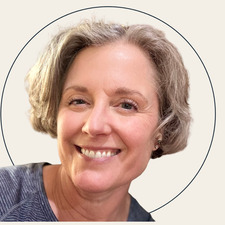 Marne - Reader By the Water