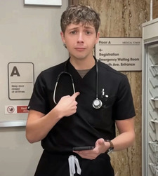 Nana (⁠人⁠*⁠´⁠∀⁠｀⁠)⁠｡⁠*ﾟ⁠+