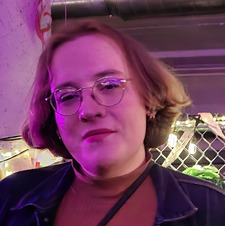 Daphne L