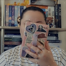 Stacey(TotalBookAddicts)