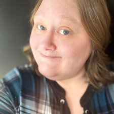 Devon Stearns (DevonsFairlyRelaibleBookPicks)