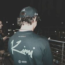 siyona (busy with school rn!)