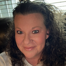 Debbie R