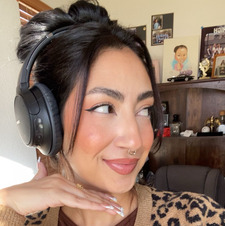 Lorena Flores