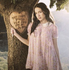 જ⁀➴ eliza {you seem pretty sad for a girl so in love}