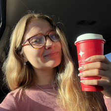Ayla Babakitis