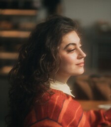 María