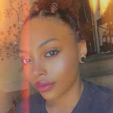 DéOnjané Bails