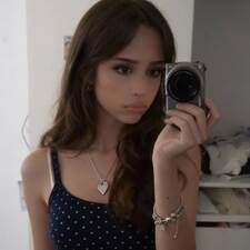 lia ★