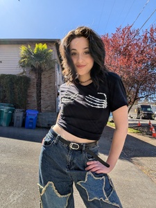 Mo