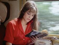 Nada loves reading ✿