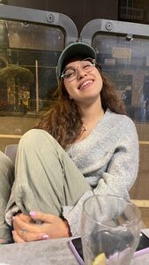 María :)