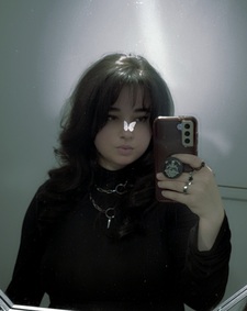 ༺⚰︎risa⚰︎༻