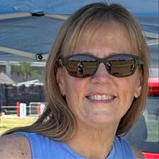 Laura Tracy