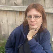 Julie Lowe