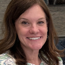 Tara R