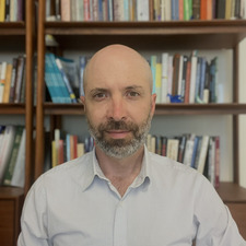 Tomás