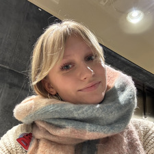 Adelie Robert