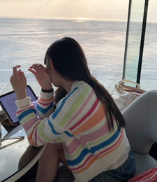 Christine (daylight reads)