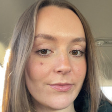 Laura List