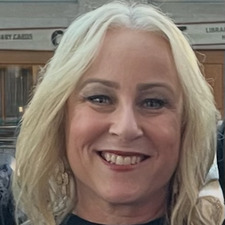 Tiff Muth